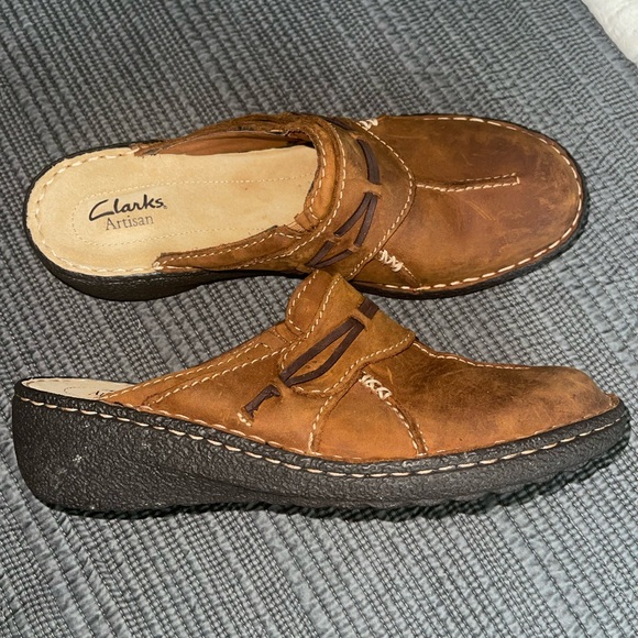 Clark’s slip on clog - Picture 3 of 8